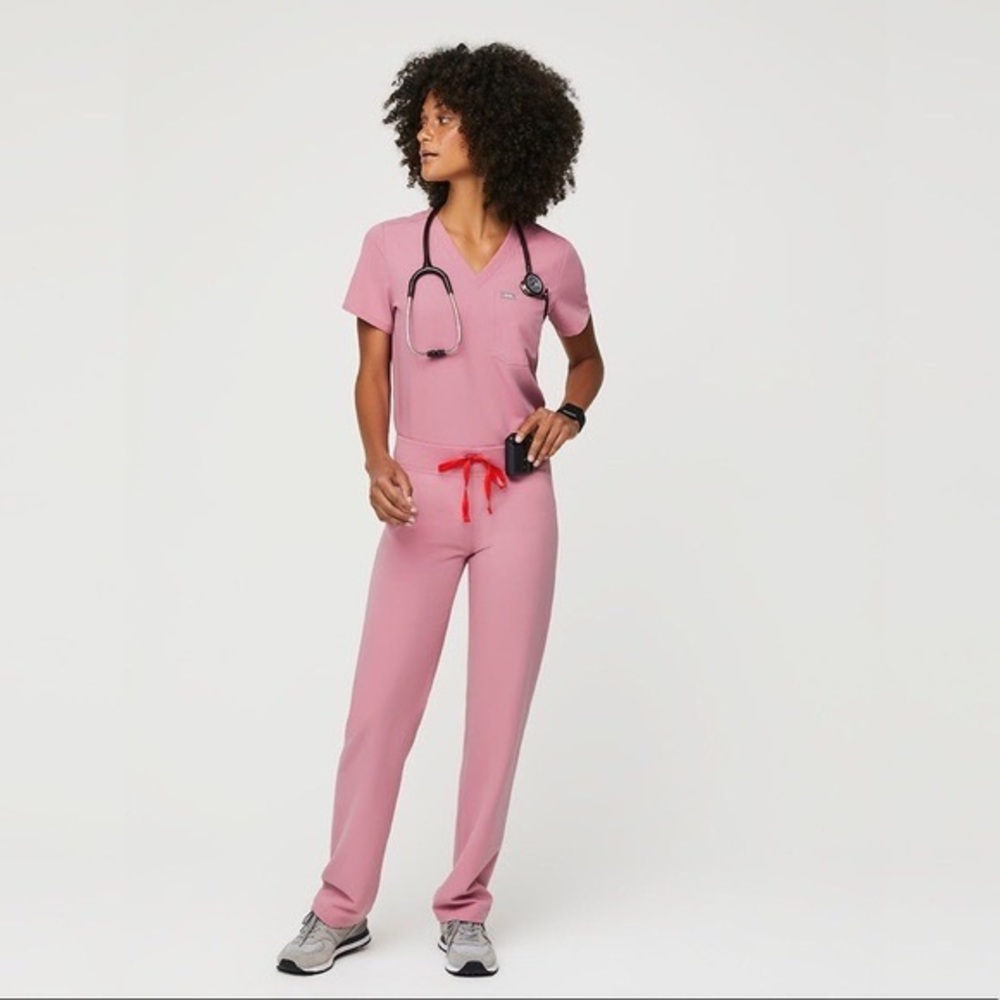 FIGS Scrubs Chalk Pink Skinny Scrub Pants and Top Pocket Scrub Top